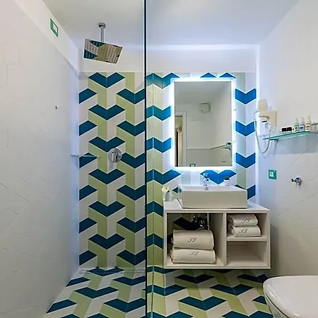 Hotel Flats 3*